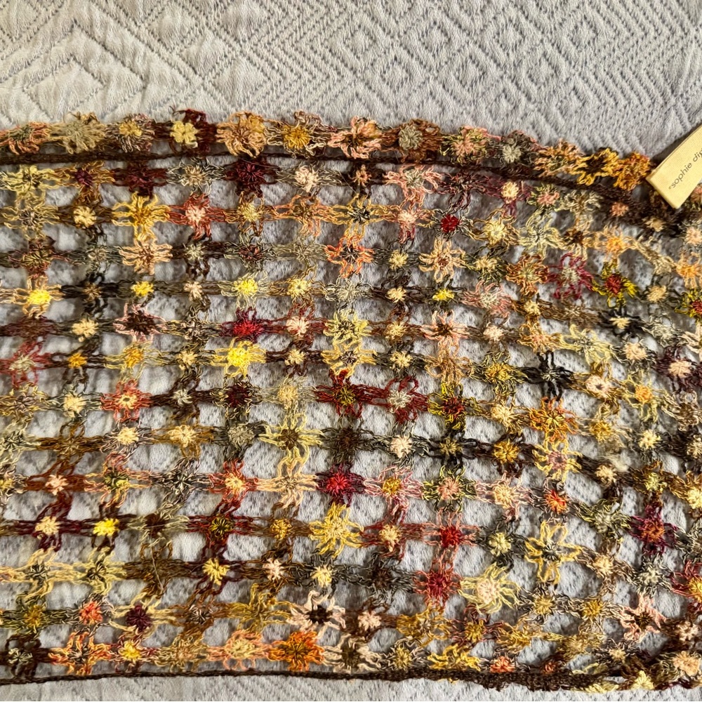 Floral Lace Scarf - Picture 4 of 9